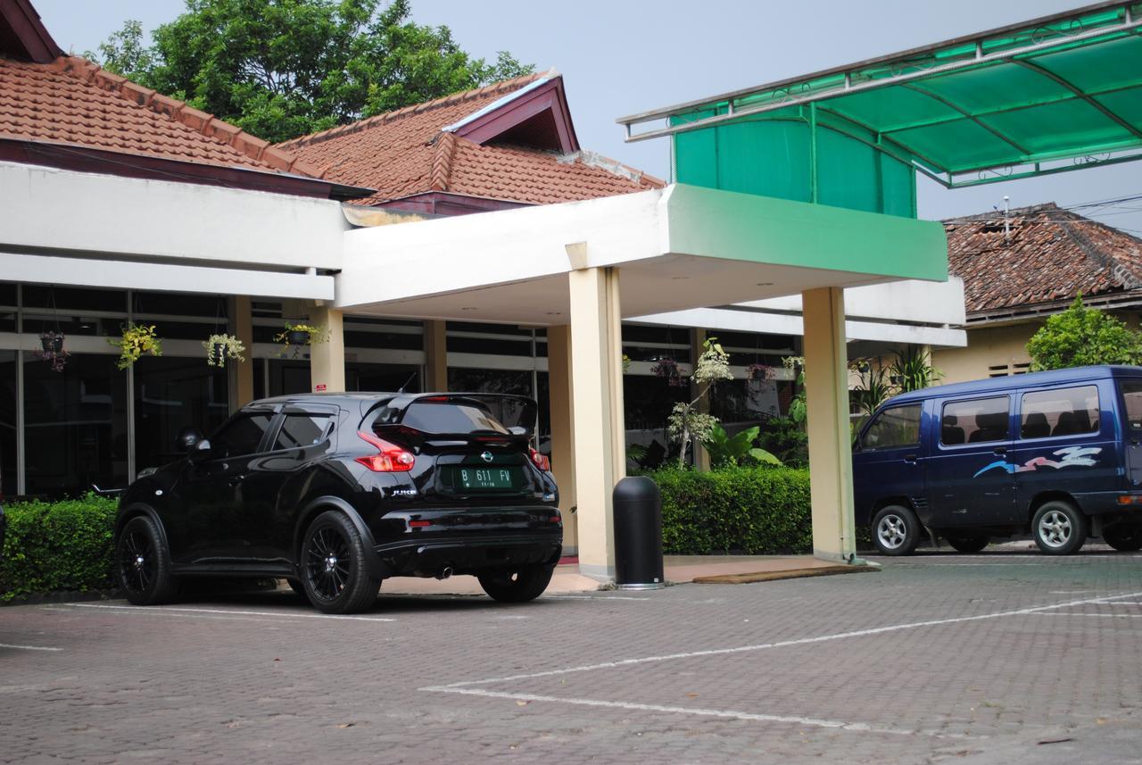 Hotel Wisata Baru Serang Bagian luar foto