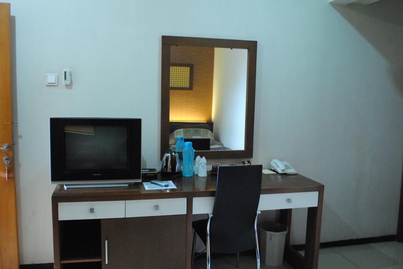 Hotel Wisata Baru Serang Bagian luar foto